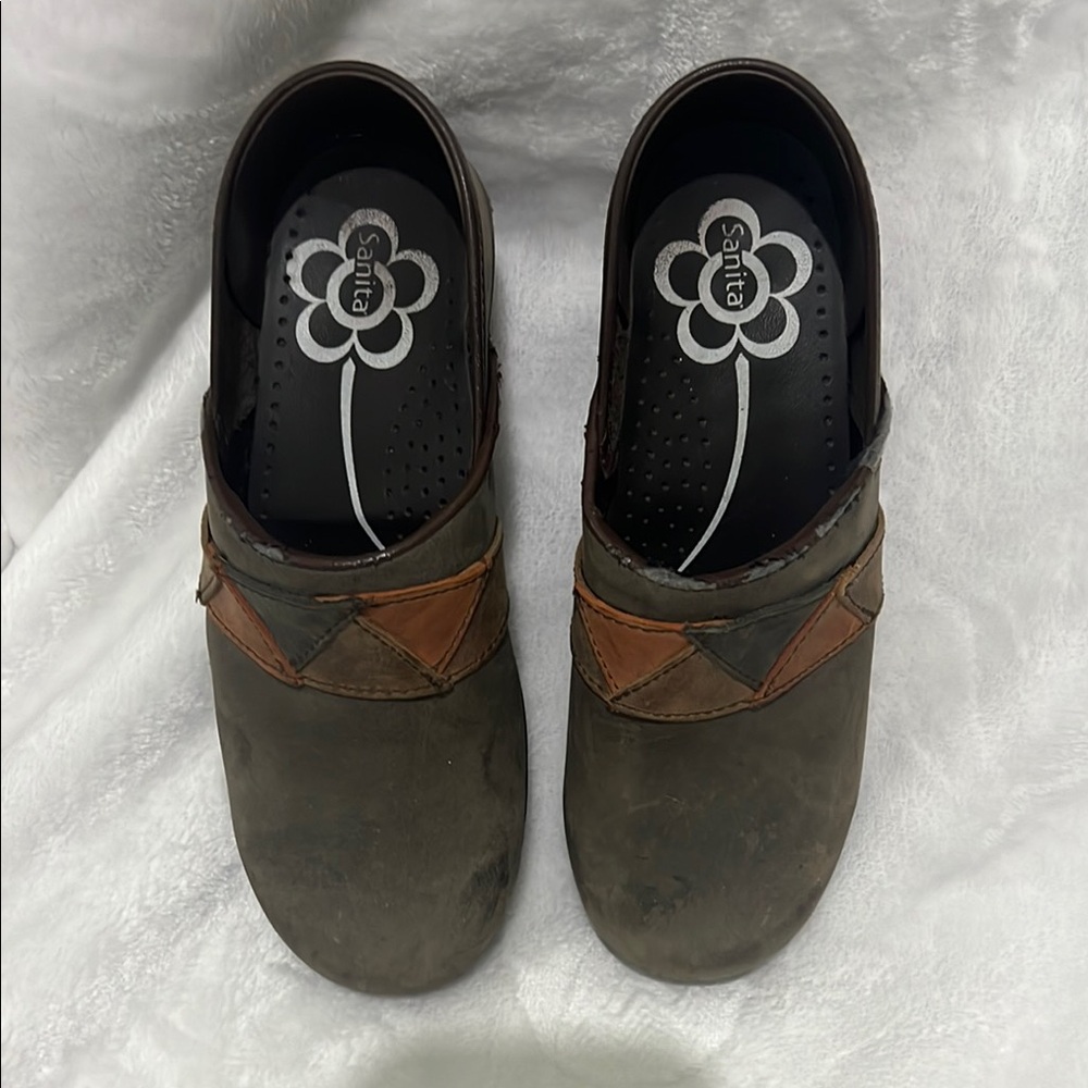 Sanita Women’s Multicolor (faux) suede Slip-On Clogs Sz 9